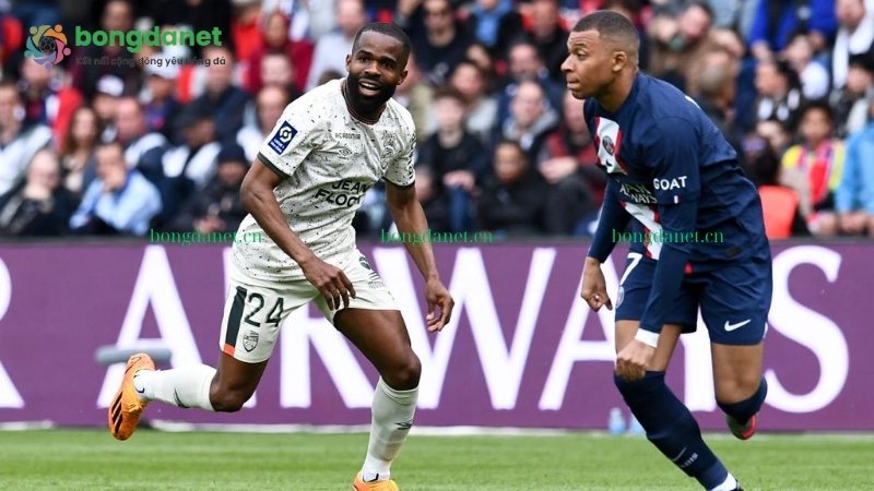 Mùa giải của Ligue 1 thường kéo dài trong khoảng 9 tháng