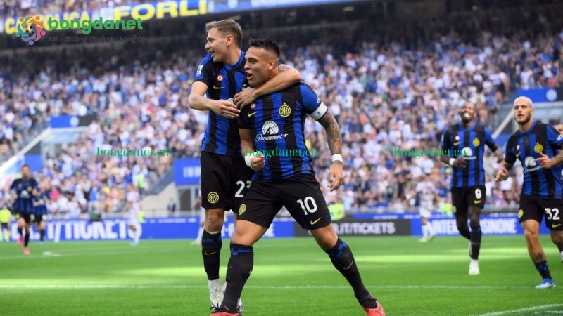 Mùa giải Serie A diễn ra từ tháng 8 đến tháng 5 của năm tiếp theo